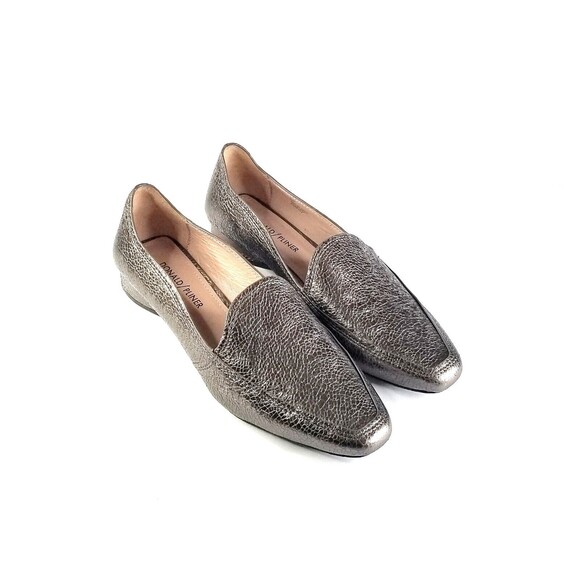 DONALD J PLINER Women's Icon Cracked Leather Metallic Bronze Loafers Sz 8 - Picture 2 of 15